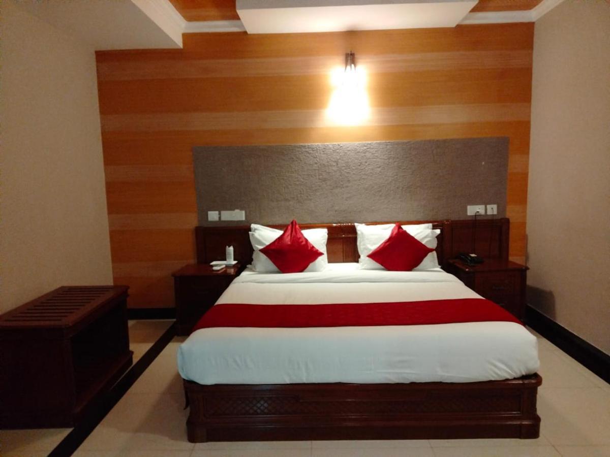 Hotel Jyothis Regency Palakkad Εξωτερικό φωτογραφία