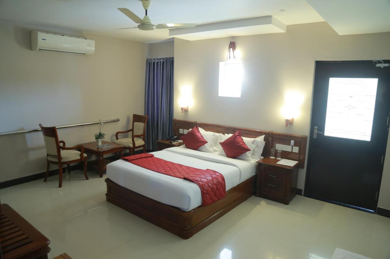 Hotel Jyothis Regency Palakkad Εξωτερικό φωτογραφία