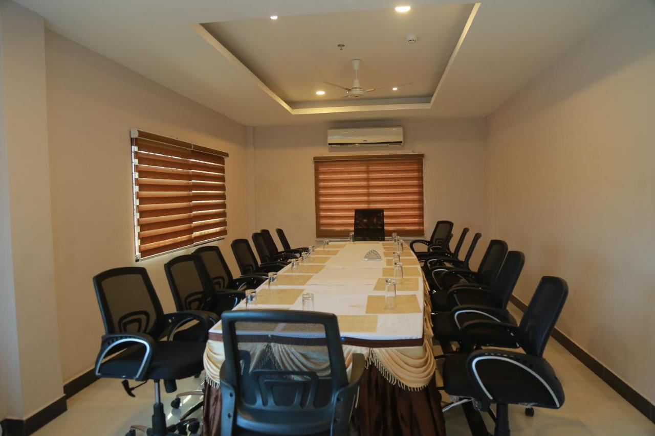 Hotel Jyothis Regency Palakkad Εξωτερικό φωτογραφία